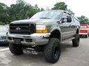 Ford_Excursion_lifted_132547.jpg