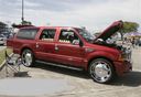 Ford_Excursion_lifted_132594.jpg