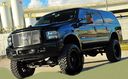 Ford_Excursion_lifted_132624.jpg