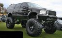 Ford_Excursion_lifted_132551.jpg