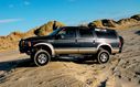 Ford_Excursion_lifted_132564.jpg