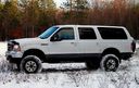 Ford_Excursion_lifted_132565.jpg