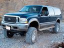 Ford_Excursion_lifted_132566.jpg