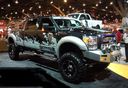 Ford_Excursion_lifted_132586.jpg