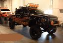 Ford_Excursion_lifted_132587.jpg