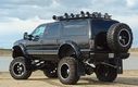 Ford_Excursion_lifted_132591.jpg