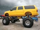 Ford_Excursion_lifted_132615.jpg
