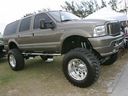 Ford_Excursion_lifted_132630.jpg